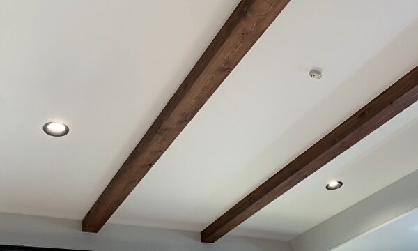 天井の梁、寝室